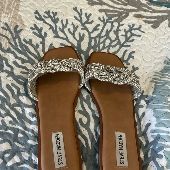 Steve Madden Silver Bling Sandals with Intricate Knotted Strap - Picture 6 of 7